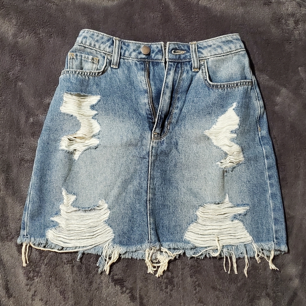 NWT Hollister curvy ultra high rise ripped denim skirt size 00, w23